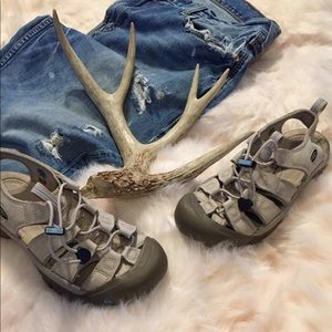 Woman’s outdoor ready keen strap sandals